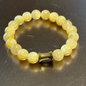 Yellow Quartz stretch bracelet 6.5-7.5”.